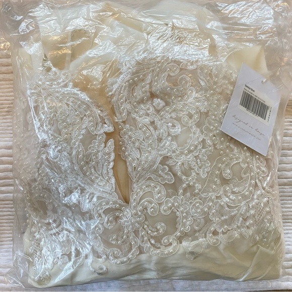 Alamour The Label Kamelya Gown - Picture 5 of 8